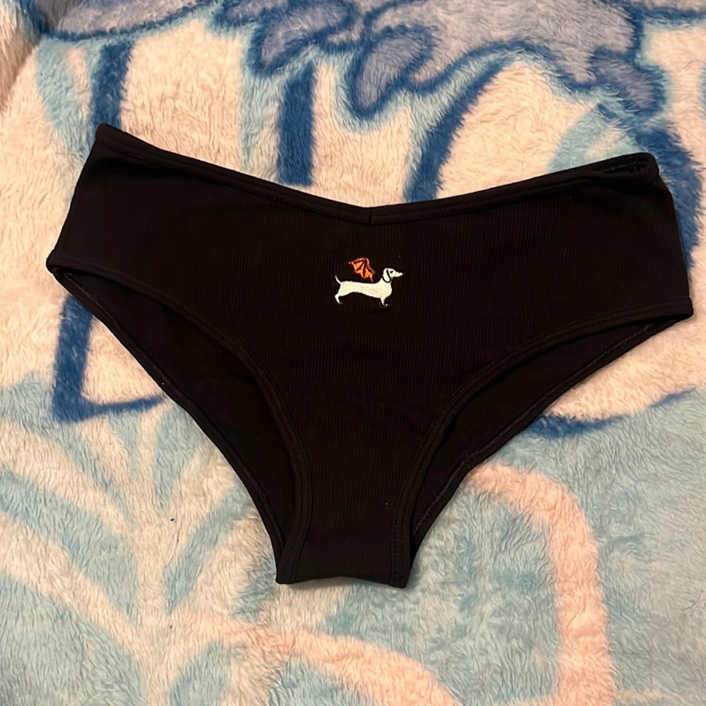VS PINK Cheekster L